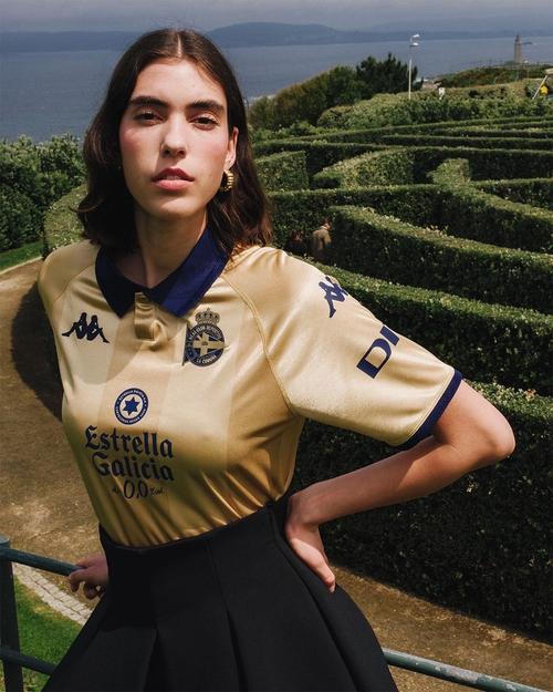 里程碑!琼阿梅尼西甲出战100场,老佛爷为其颁发纪念球衣