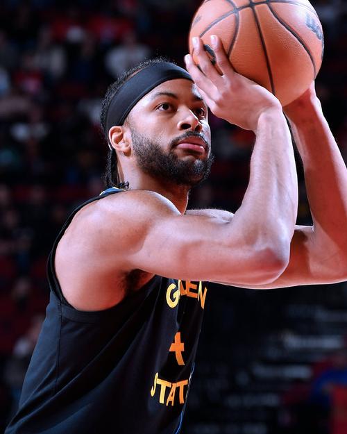 穆迪：右手拇指副韧带撕裂手术对我有好处 这使我用拇指辅助投篮