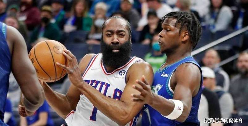 香波特：爱德华兹已经能像哈登一样打球了 他现在要学会背打