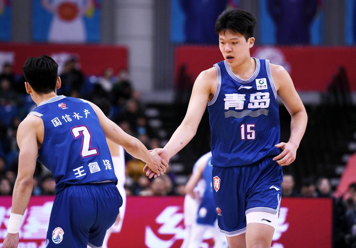 末节四犯 “毕业”离场！杨瀚森末节被吹2次进攻犯规+2次防守犯规