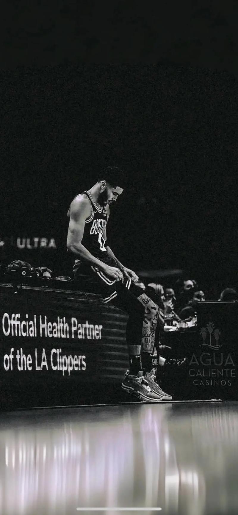 Shams:塔图姆已告知绿军想在新赛季后期复出 球队还需要综合考量