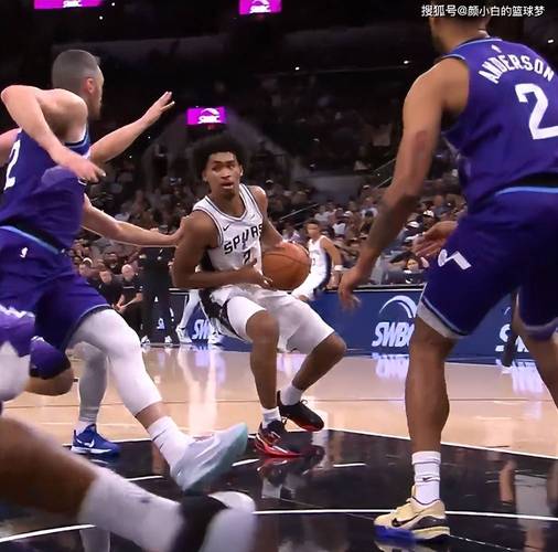 哈珀：文班亚马无所不能 有时候他的打法看起来像个控卫