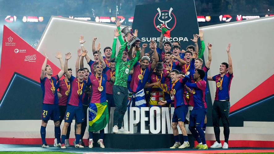 TA：巴萨对于球队伤病情况感到困惑 莱万无缘出战皇马