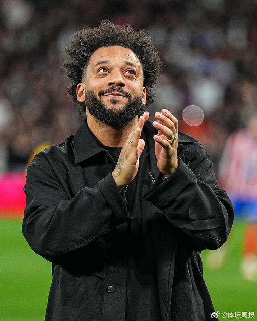 当面对线！皮克炮轰皇马靠裁判“抢劫”西甲冠军，马塞洛回应