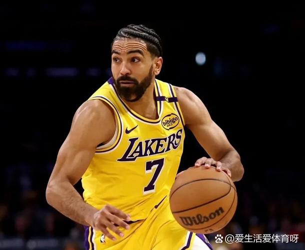 里夫斯：上一场文森特得分势头像要拿140分 对他表现不意外