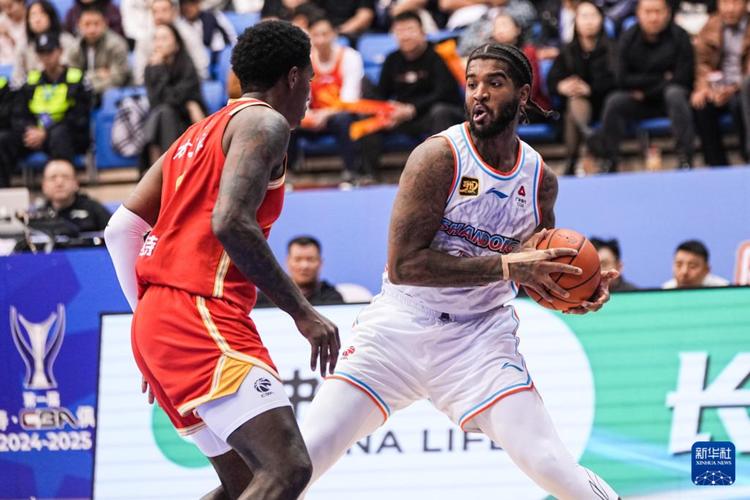 鲁媒:山东男篮确实和弗格有过深入沟通 克里斯11月5日抵达山东