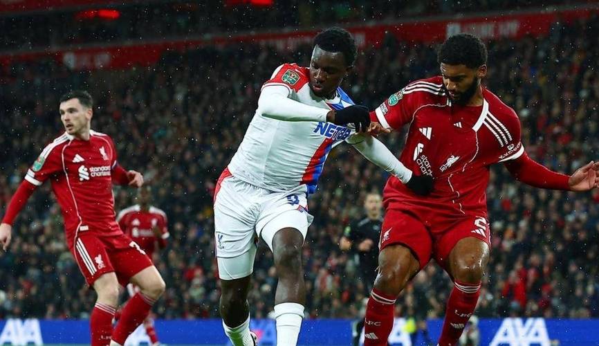 近11场8负!回声报:斯洛特帅位暂时安全 但不能再出现溃败的比赛