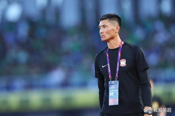 半岛晨报：中超表现李国旭甚至比邵佳一更胜，但缺乏国字号经历