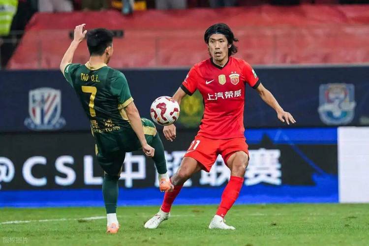 半场-上海海港暂0-0首尔FC 蒯纪闻送直塞李新翔失良机 吕文君染黄