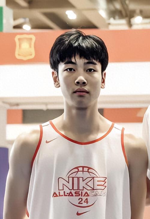 全场最佳！张博源EYBL首秀替补出场20分钟 12投7中得到18分6板1助