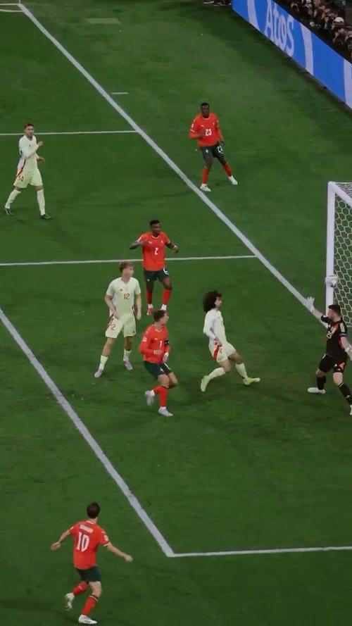 2025年球衣销量榜：亚马尔131.5万居首，梅西次席，C罗第七